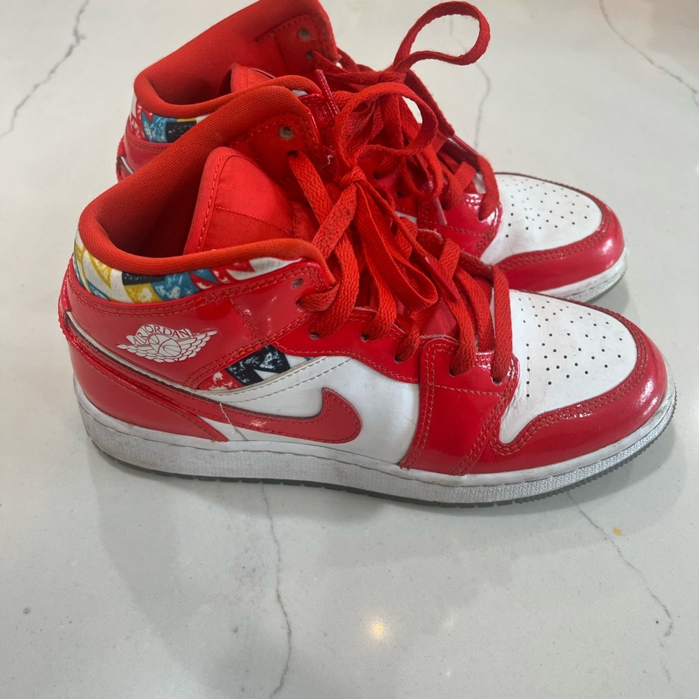 Nike Air! Red and White with pattern around the opening. Smoke free home!